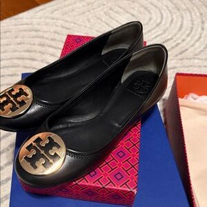 Tory Burch Black Reva ballet Flats with Gold Emblem
